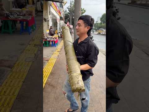 Bazooka Rice Cake Curry in Jakarta – Indonesian Street Food