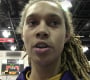 WNBA စတား Brittney Griner သည် ရုရှားတွင် မူးယစ်ဆေးစွဲချက်ဖြင့် ဖမ်းဆီးခံရပြီး ၁၀ နှစ်အထိ ကျခံရနိုင်သည်ဟု သိရသည်။