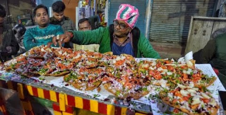 ည 12Am Wale Papad Chaat (Desi Pizza) | အိန္ဒိယ၏ အကောင်းဆုံး Papdi Chaat Rs.25/- | Street Food India