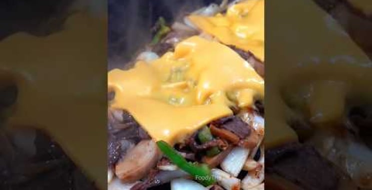 အမေရိကန်စတိုင် Philly Cheesesteak Sandwich